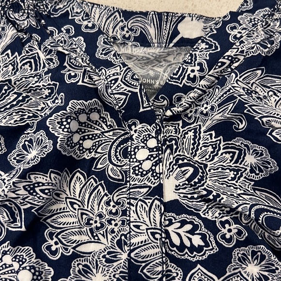 St. John’s Bay New 1X Paisley Blouse - Picture 5 of 6